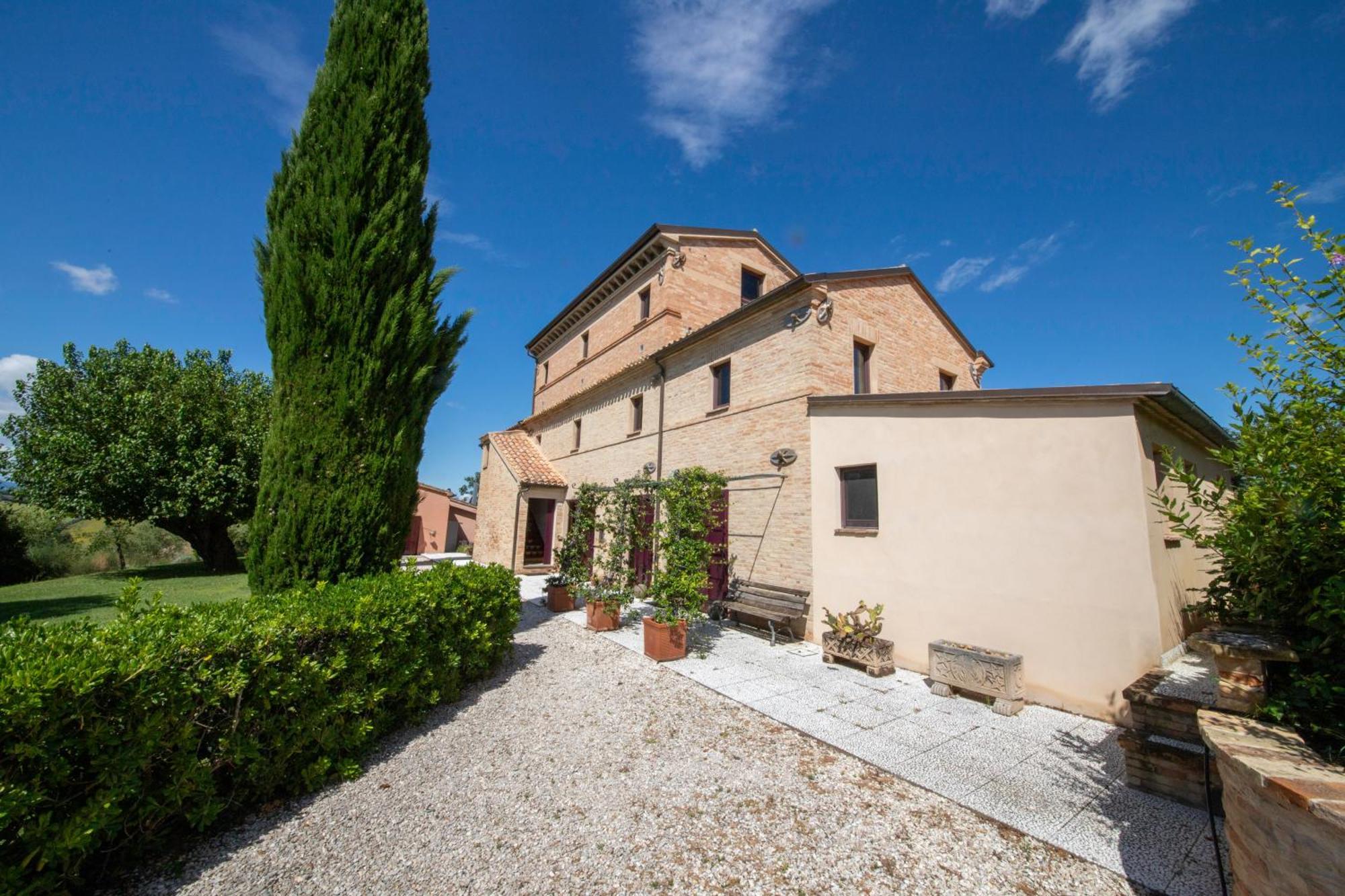 Casali Marchigiani - Ville Vacanza Private Con Piscina Ostra Exterior photo